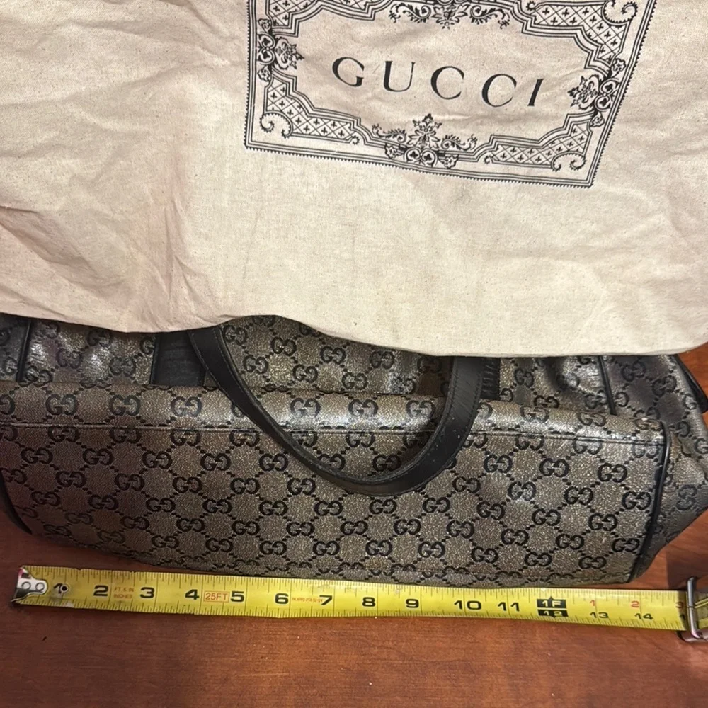 Gucci Vintage Beige & Black Monogram Tote. - Picture 6 of 14